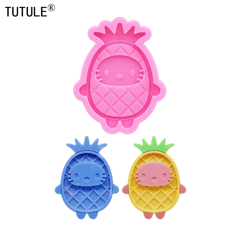 Model Kit Varnish - Shiny Pineapple shaker Keychain Earrings Silicone